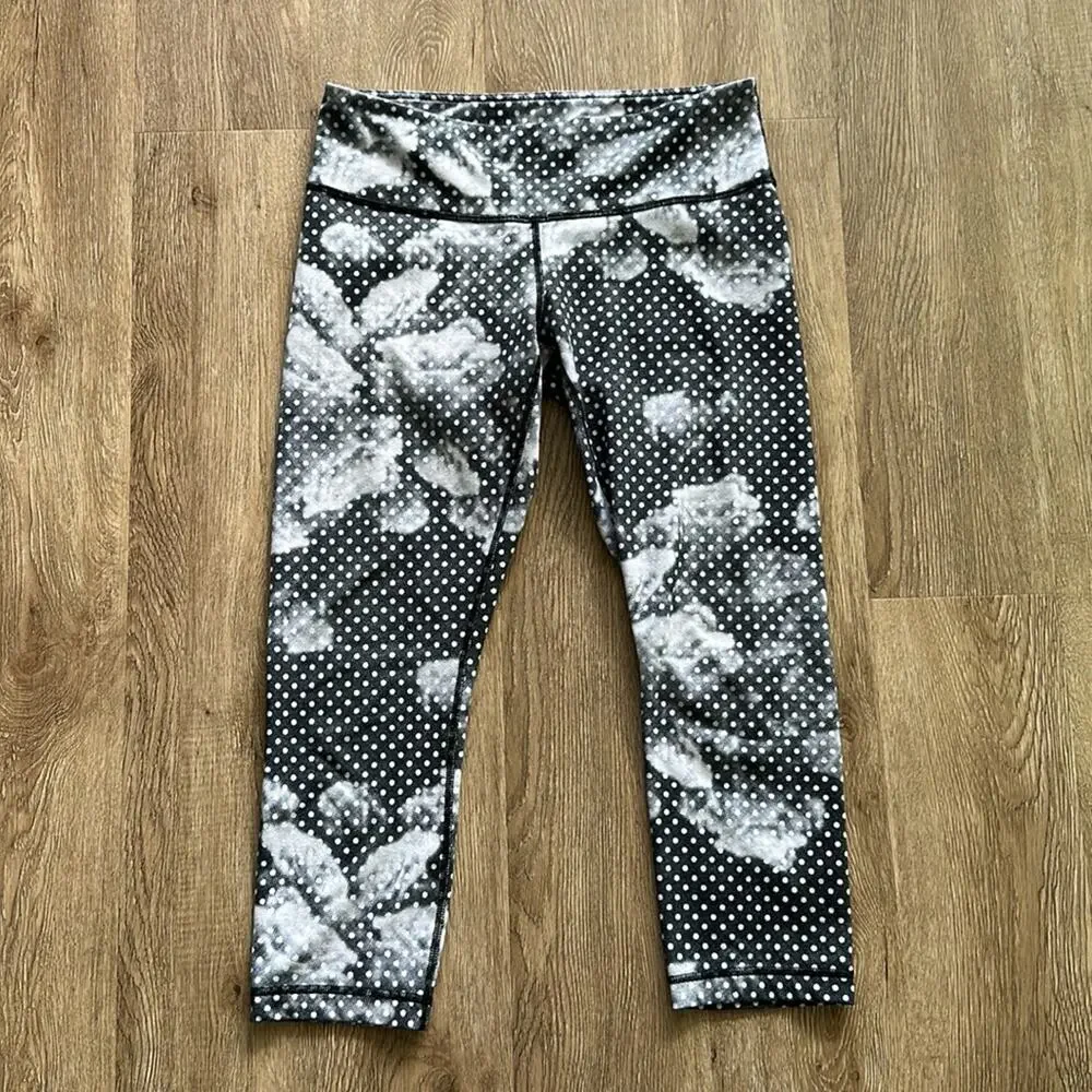 Lululemon Wunder Under Crop II Dottie‎ Dream Rose Neutral Blush Black Size 8